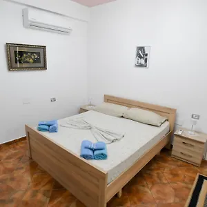 Apartment Flowers, Berat